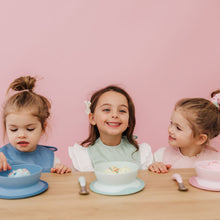 將圖片載入圖庫檢視器 OXO Tot Roll-Up Bib - Opal