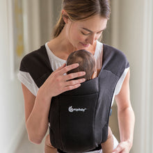 將圖片載入圖庫檢視器 Ergobaby Embrace環抱二式初生嬰兒背帶-黑色