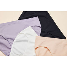 將圖片載入圖庫檢視器 Bravado Designs Mid-Rise Seamless Panty - Sustainable - Black M/L