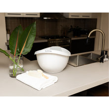 Load image into Gallery viewer, Bubble Cuddle Bath with Bath Seat - White