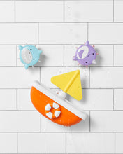 將圖片載入圖庫檢視器 Skip Hop Zoo 可愛動物園翻轉玩具船 - 鯊魚/獨角鯨