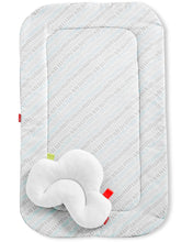 將圖片載入圖庫檢視器 Skip Hop Silver Lining Cloud Wooden Activity Gym