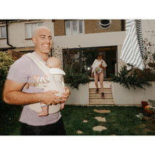 Load image into Gallery viewer, Ergobaby Omni Deluxe Linen Baby Carrier - Natural Linen
