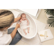 將圖片載入圖庫檢視器 Bubble Cuddle Bath with Bath Seat - White
