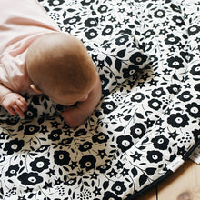 將圖片載入圖庫檢視器 Etta Loves Sensory Playmat - Liberty
