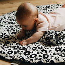 將圖片載入圖庫檢視器 Etta Loves Sensory Playmat - Liberty
