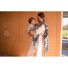 將圖片載入圖庫檢視器 Etta Loves XL Sensory Muslin Swaddle - Fern
