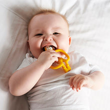 Load image into Gallery viewer, Matchstick Monkey Animal Teether - Ludo Lion
