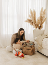 將圖片載入圖庫檢視器 Skip Hop Forma Nappy Backpack - Camel
