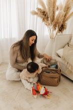 將圖片載入圖庫檢視器 Skip Hop Forma Nappy Backpack - Camel
