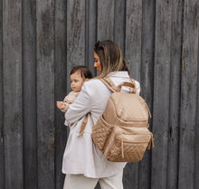 將圖片載入圖庫檢視器 Skip Hop Forma Nappy Backpack - Camel
