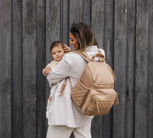 將圖片載入圖庫檢視器 Skip Hop Forma Nappy Backpack - Camel
