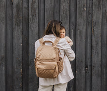 將圖片載入圖庫檢視器 Skip Hop Forma Nappy Backpack - Camel
