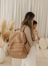 將圖片載入圖庫檢視器 Skip Hop Forma Nappy Backpack - Camel
