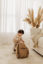 將圖片載入圖庫檢視器 Skip Hop Forma Nappy Backpack - Camel
