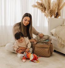 將圖片載入圖庫檢視器 Skip Hop Forma Nappy Backpack - Camel
