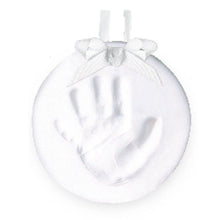 將圖片載入圖庫檢視器 Pearhead Babyprints Hanging Keepsake - White
