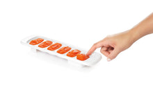 將圖片載入圖庫檢視器 OXO Tot Baby Food Freezer Tray with Silicone Lid 1pc - Navy

